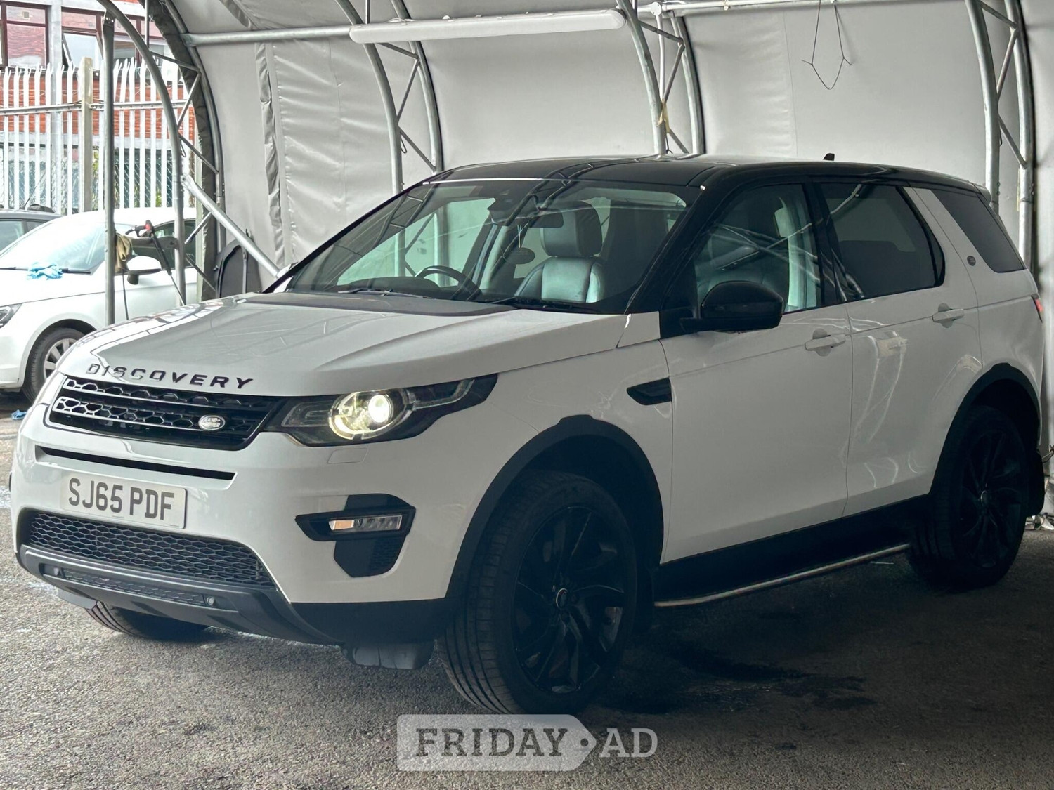 [ berth ]Land Rover Discovery Sport
