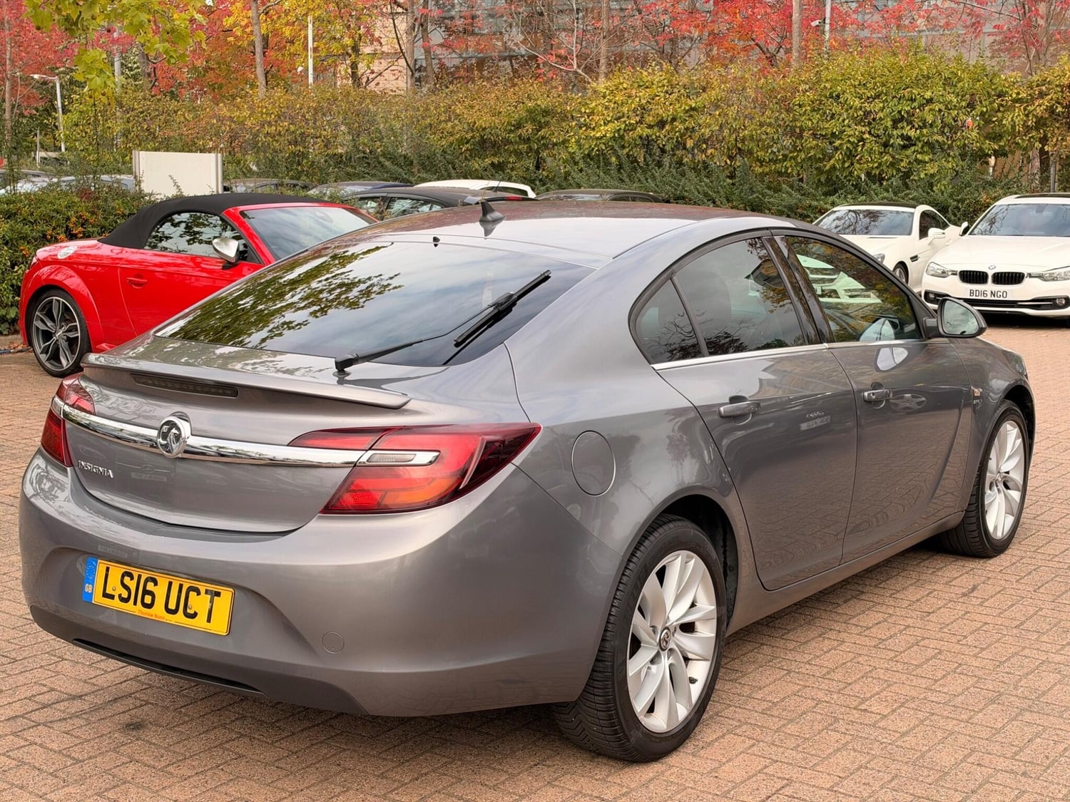 Vauxhall Insignia 2016 - Cars in Uxbridge
