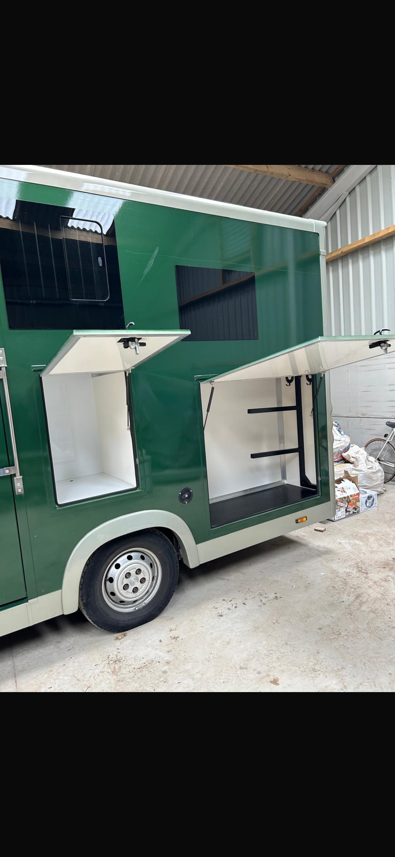 [ berth ]GDR Horseboxes 