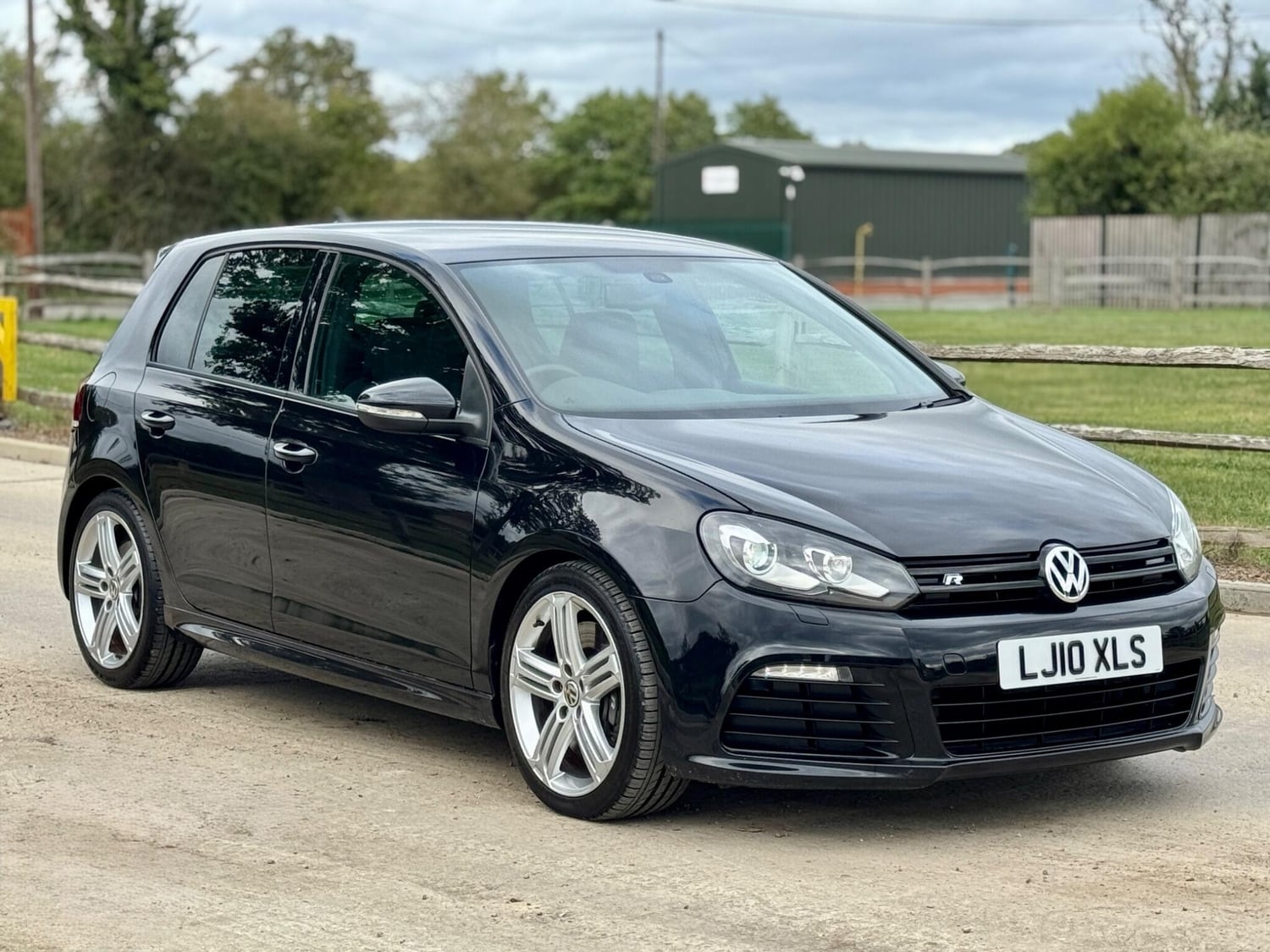 Volkswagen Golf 2010 - Cars in Copthorne