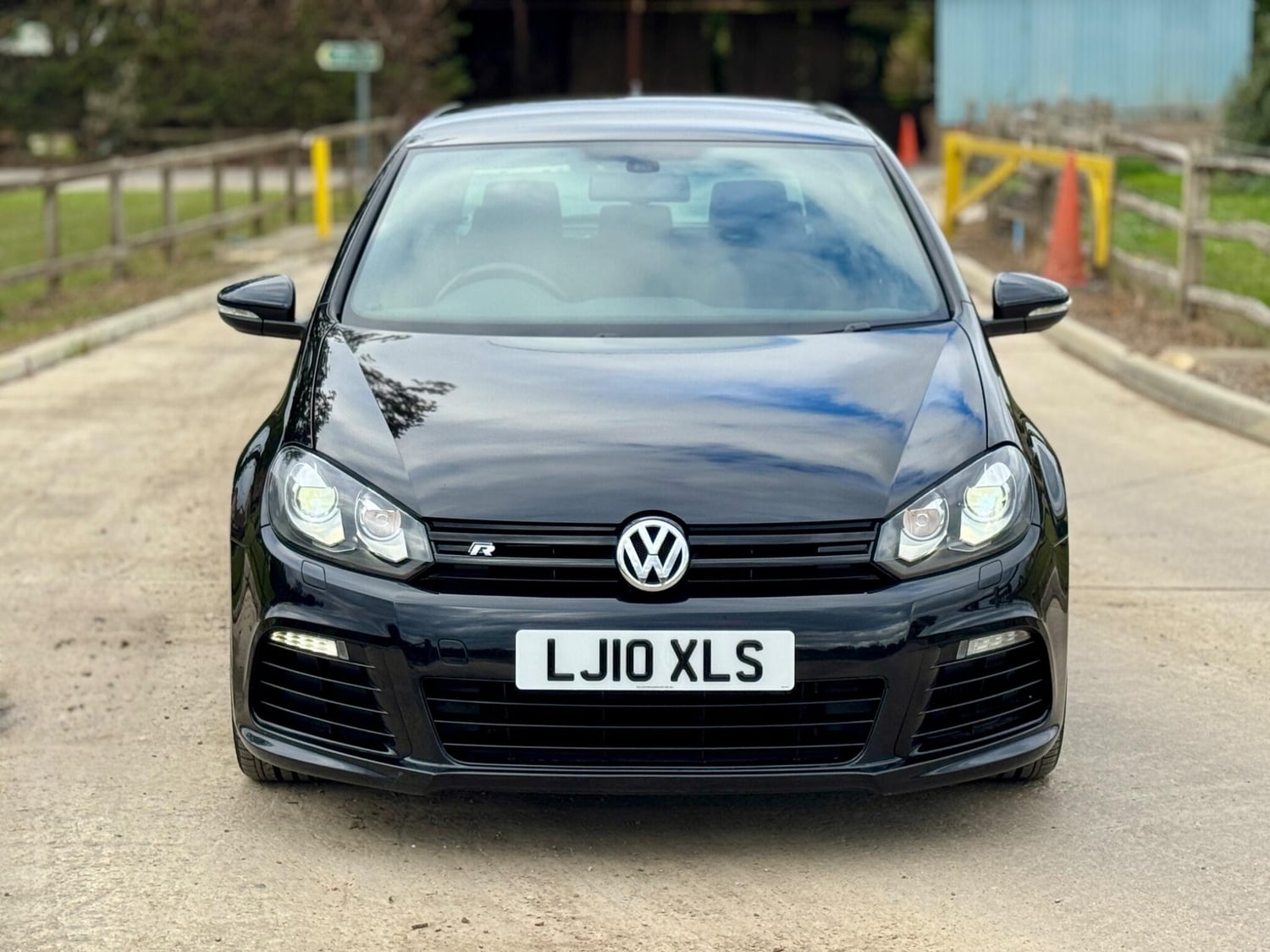 Volkswagen Golf 2010 - Cars