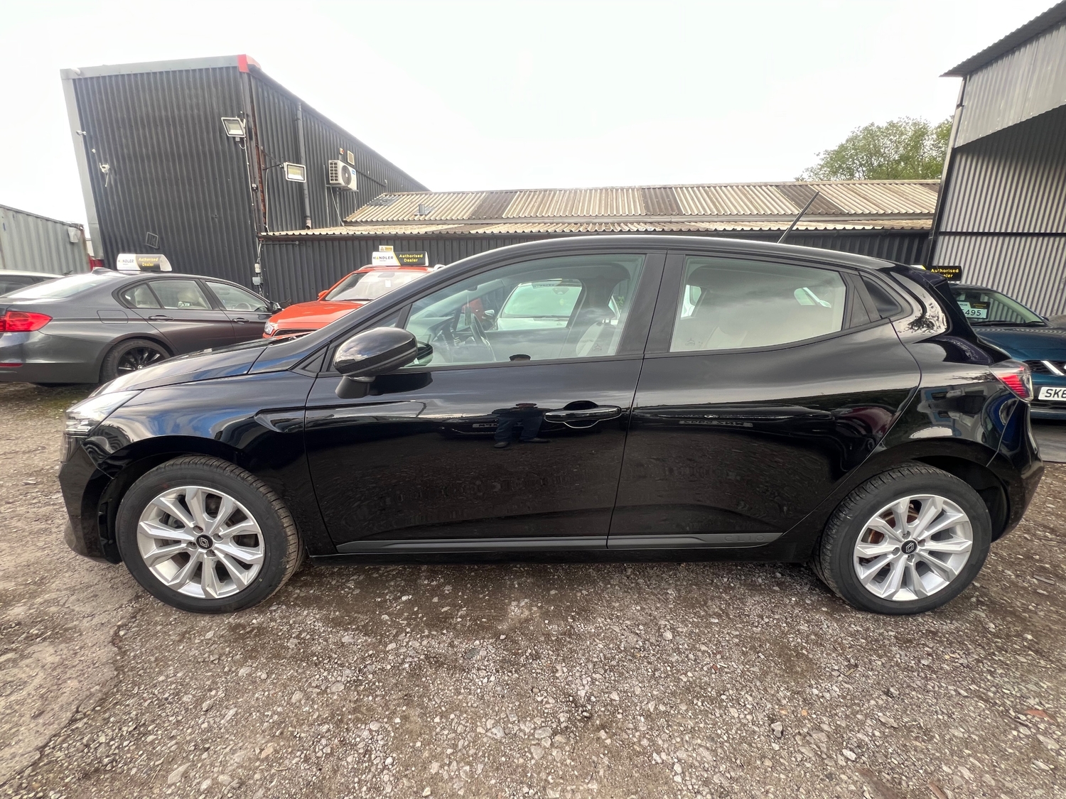 Renault Clio 2024 - Cars