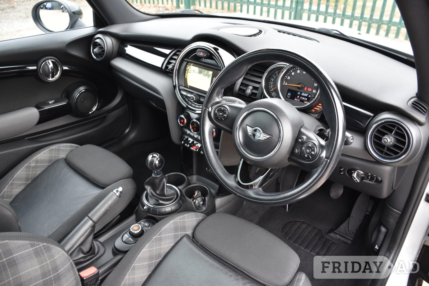 Mini Hatch 2014 - Cars in Reading