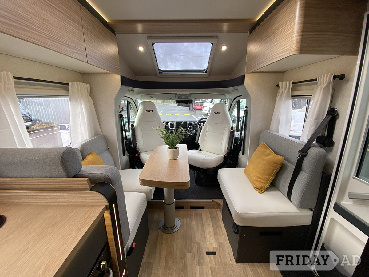Pilote Evidence P740 FGJ 2026 for sale - Motorhomes & Caravans