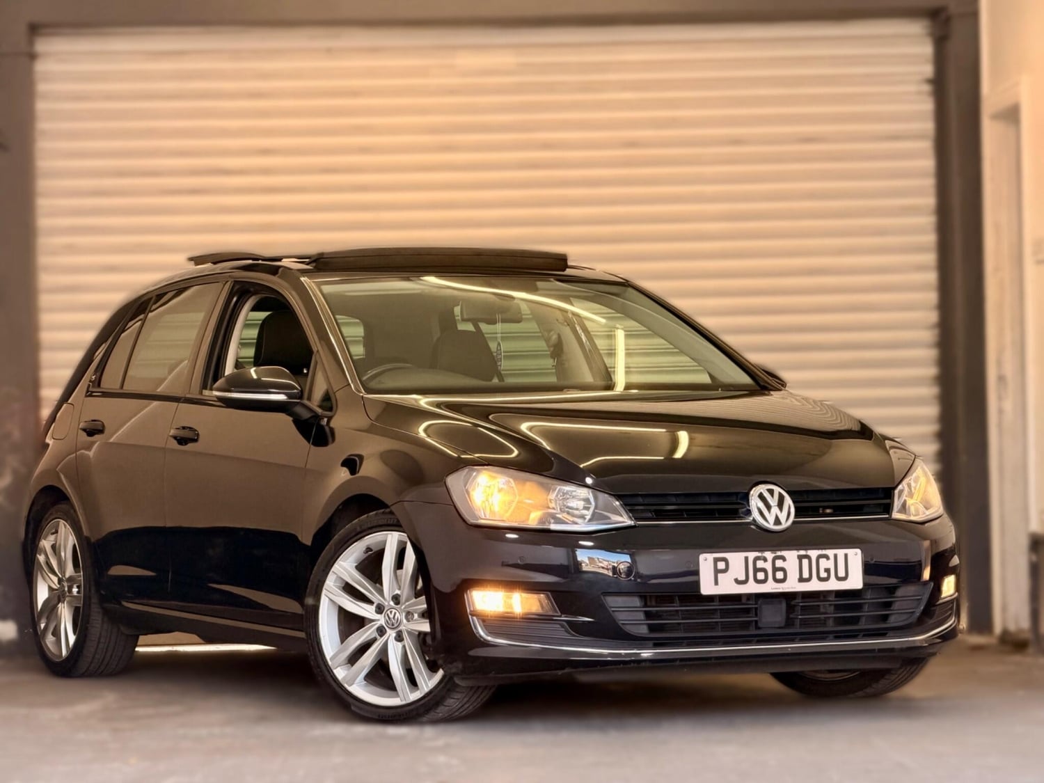 Volkswagen Golf 2016 - Cars in Hounslow
