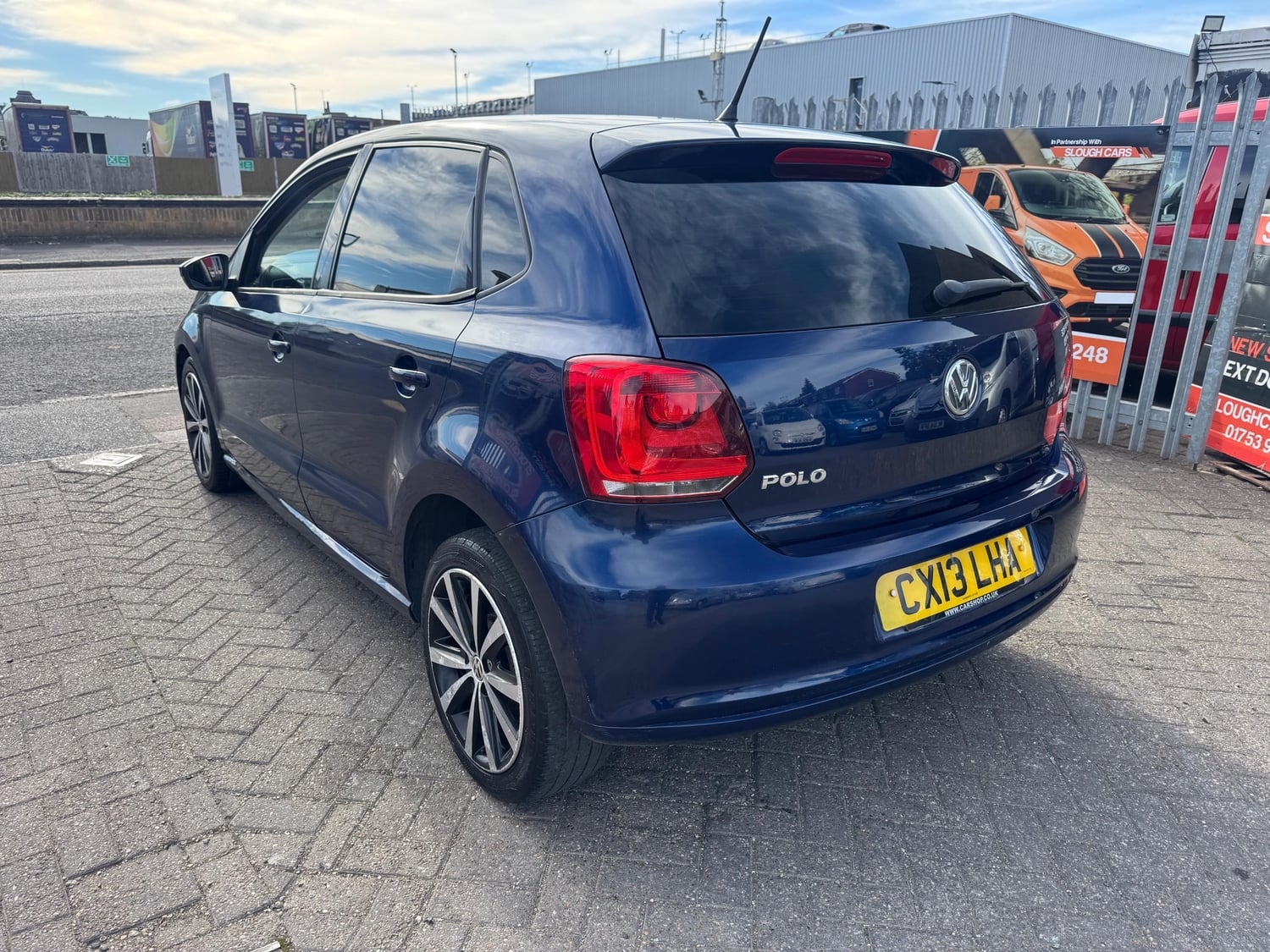 [ berth ]Volkswagen Polo