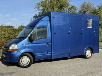JMS Coach build Renault Master  Horsebox