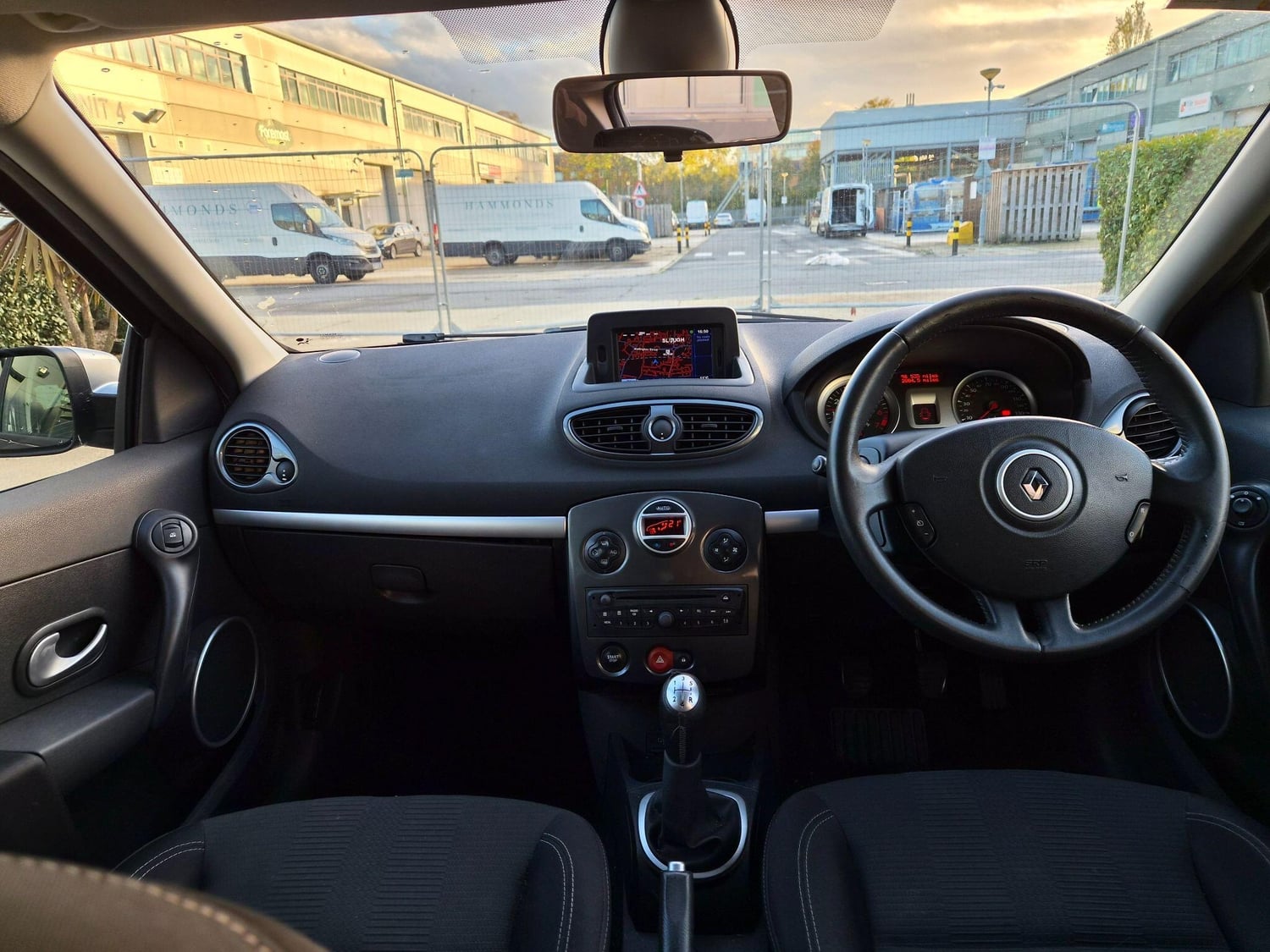 Renault Clio 2010 - Cars in Slough