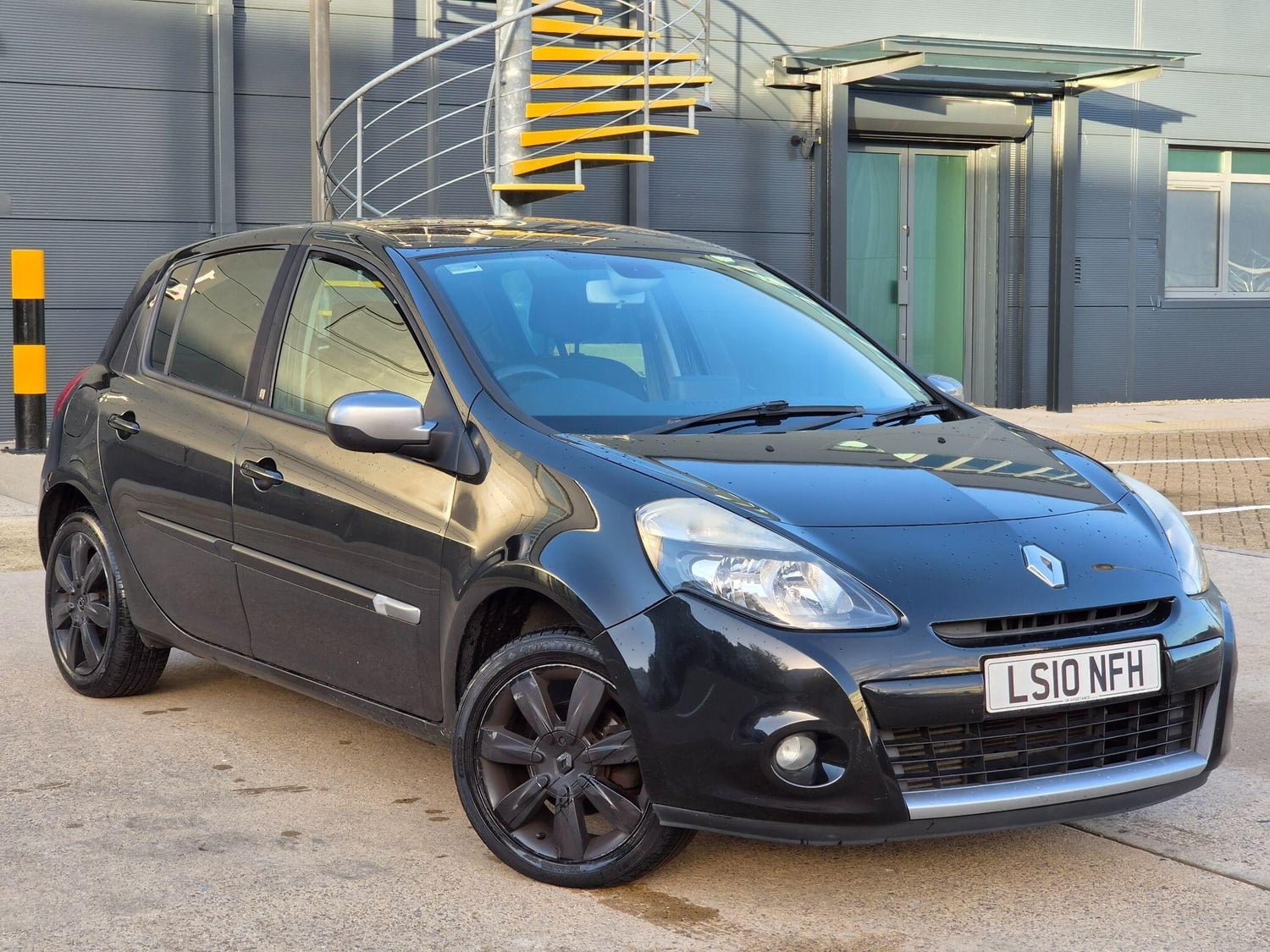 Renault Clio 2010 - Cars