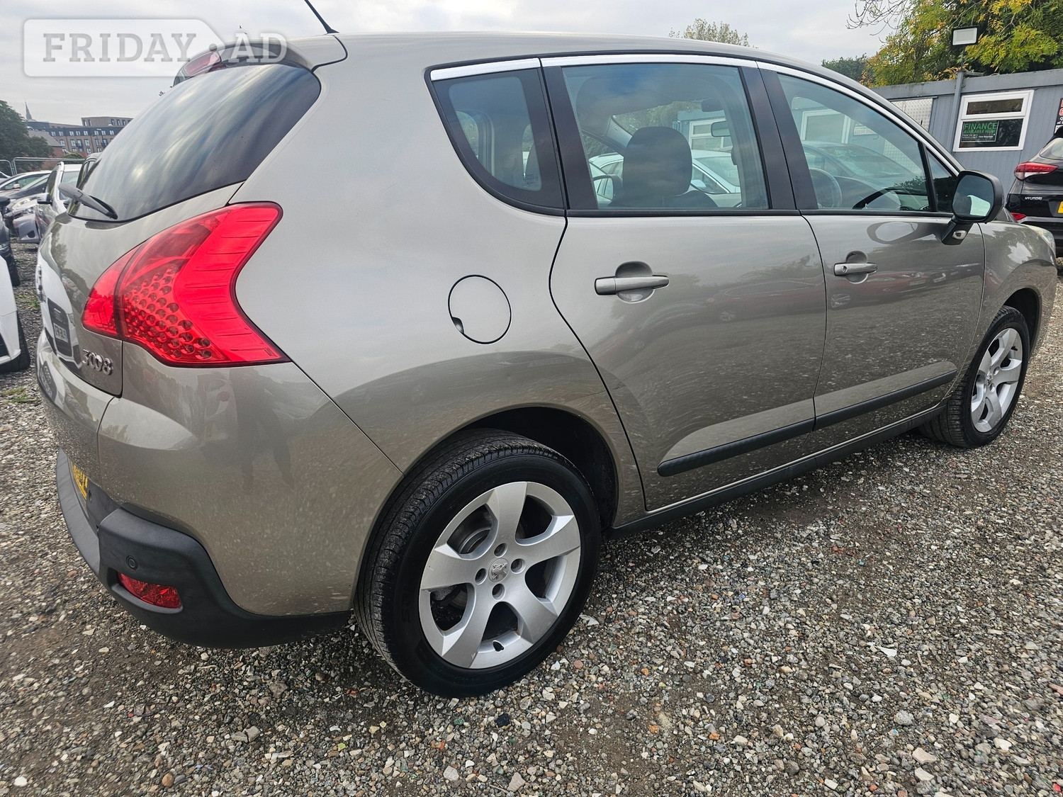 [ berth ]Peugeot 3008