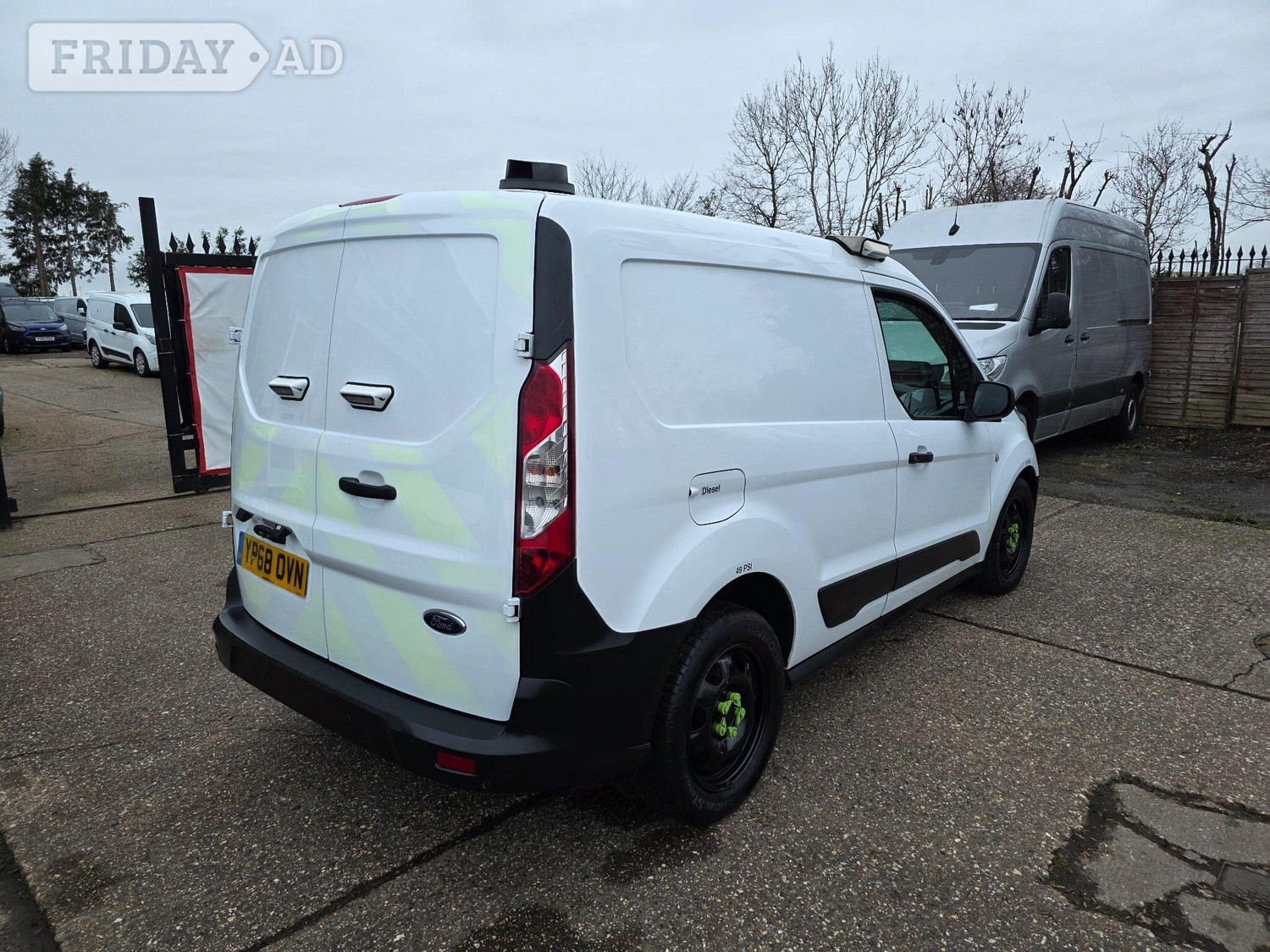 [ berth ]Ford Transit Connect