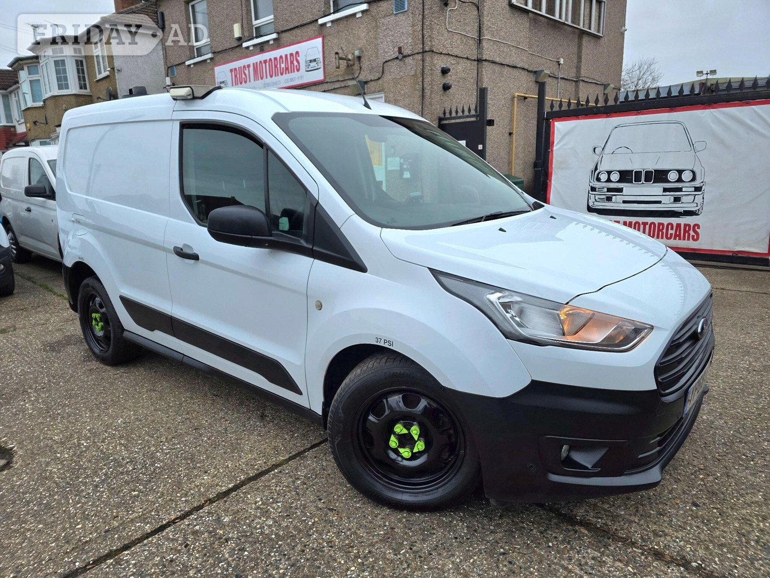 Ford Transit Connect 2018 in Hounslow