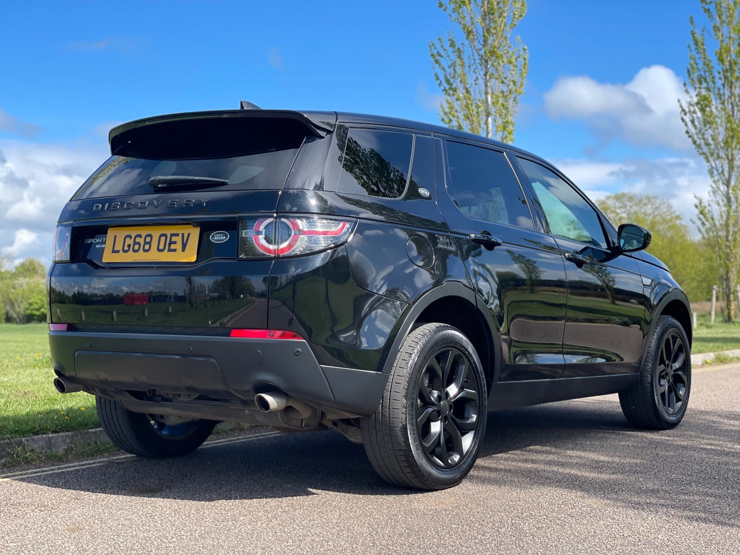 [ berth ]Land Rover Discovery Sport