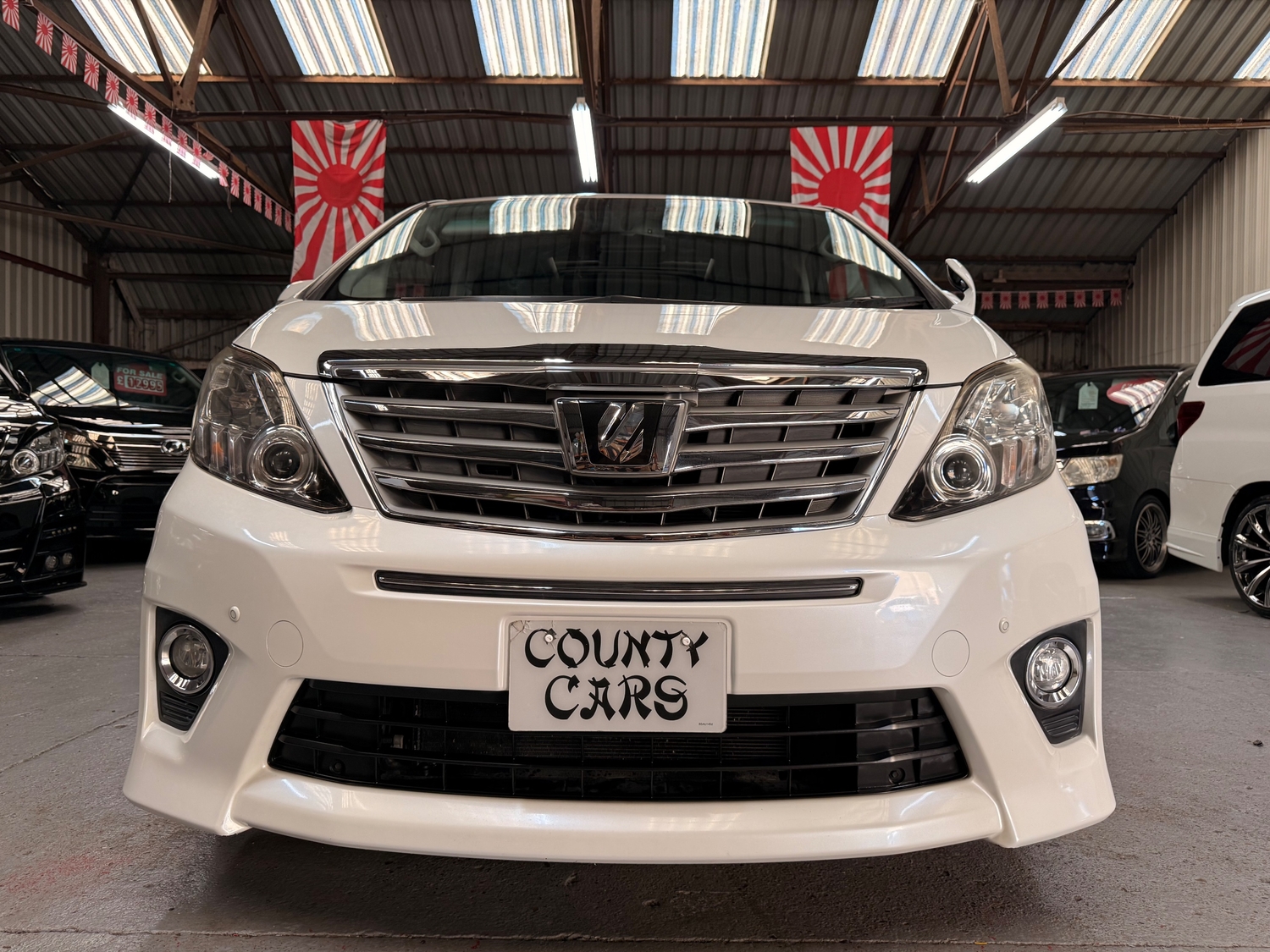 Toyota Alphard 2013 - Cars