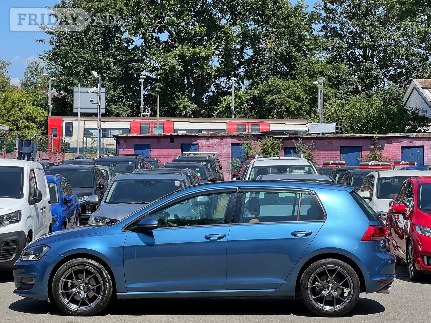 Volkswagen Golf 2016 - Cars in Brent