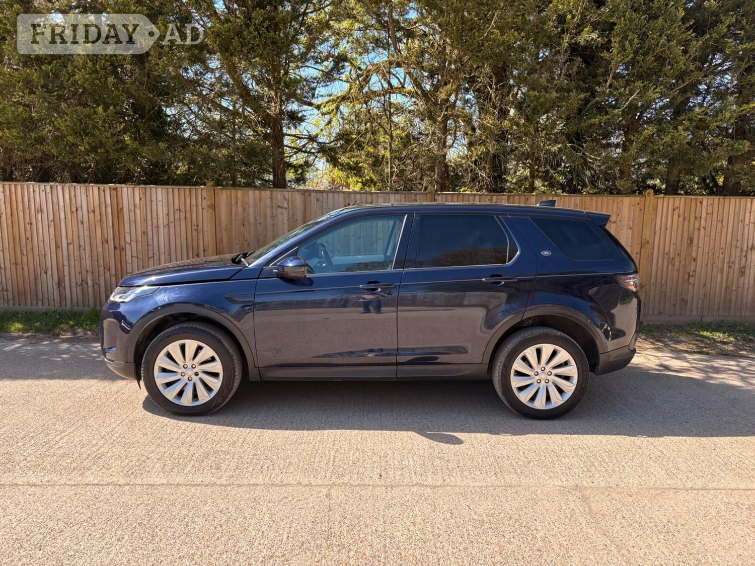 [ berth ]Land Rover Discovery Sport