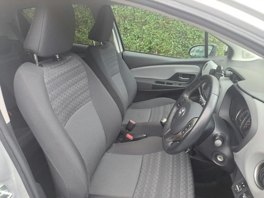 Toyota Yaris 2016 - Cars in Storrington
