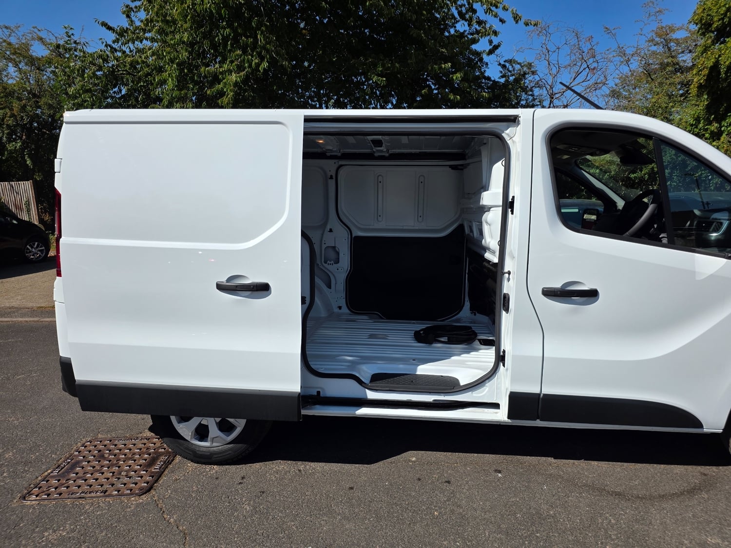 Renault Trafic 2025 - Vans & Commercial Vehicles