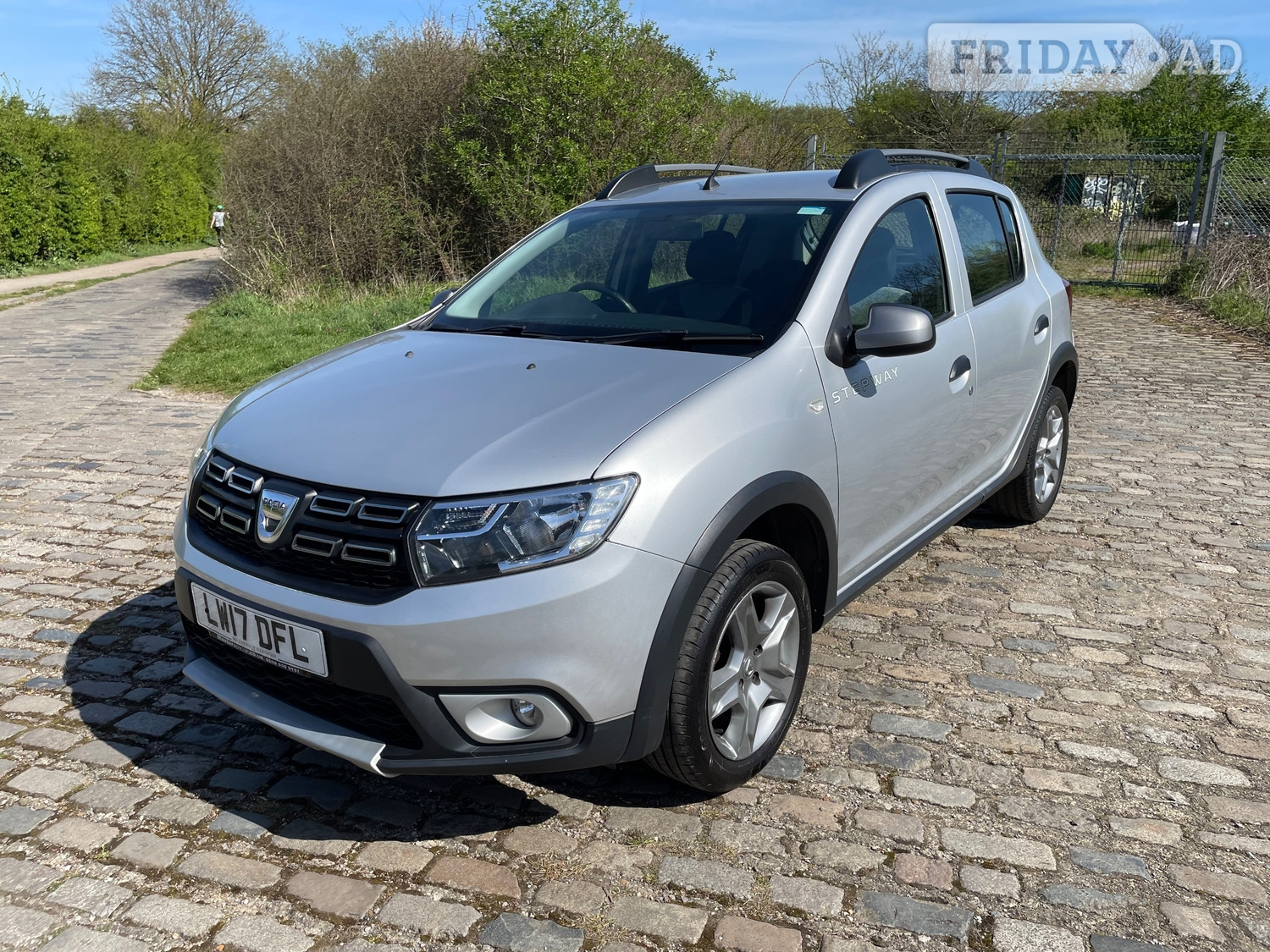 [ berth ]Dacia Sandero Stepway