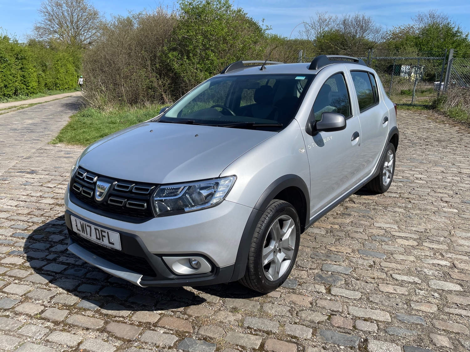 [ berth ]Dacia Sandero Stepway