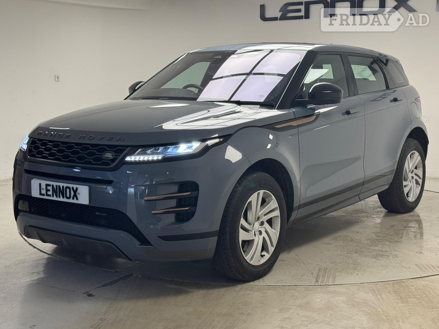 [ berth ]Land Rover Range Rover Evoque
