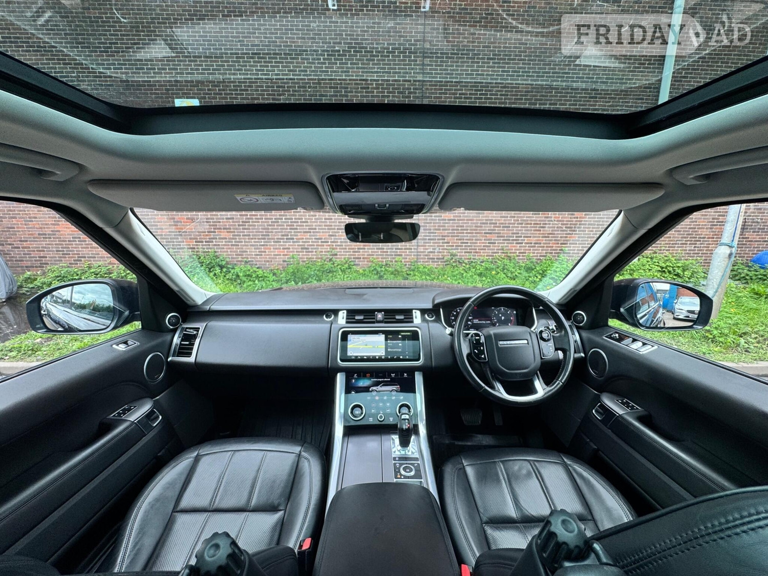 [ berth ]Land Rover Range Rover Sport