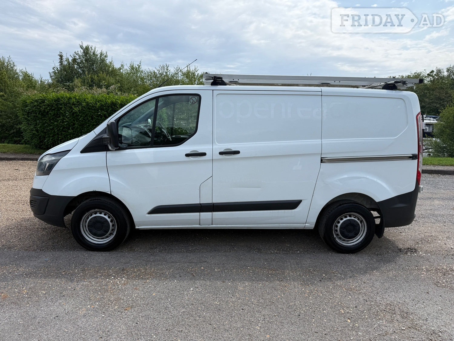 [ berth ]Ford Transit Custom