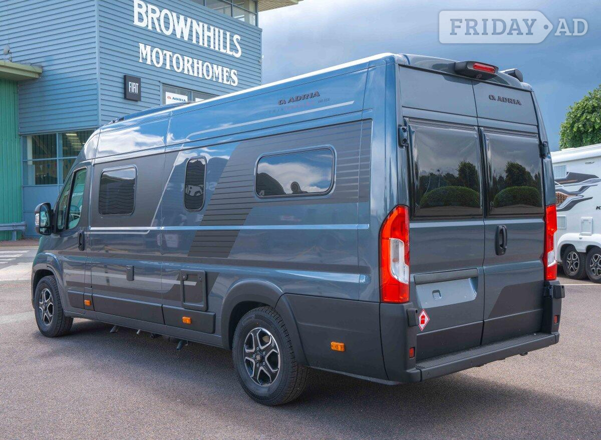 [2 berth ]Adria Twin Supreme 640 SGX 140BHP Auto Fiat 140