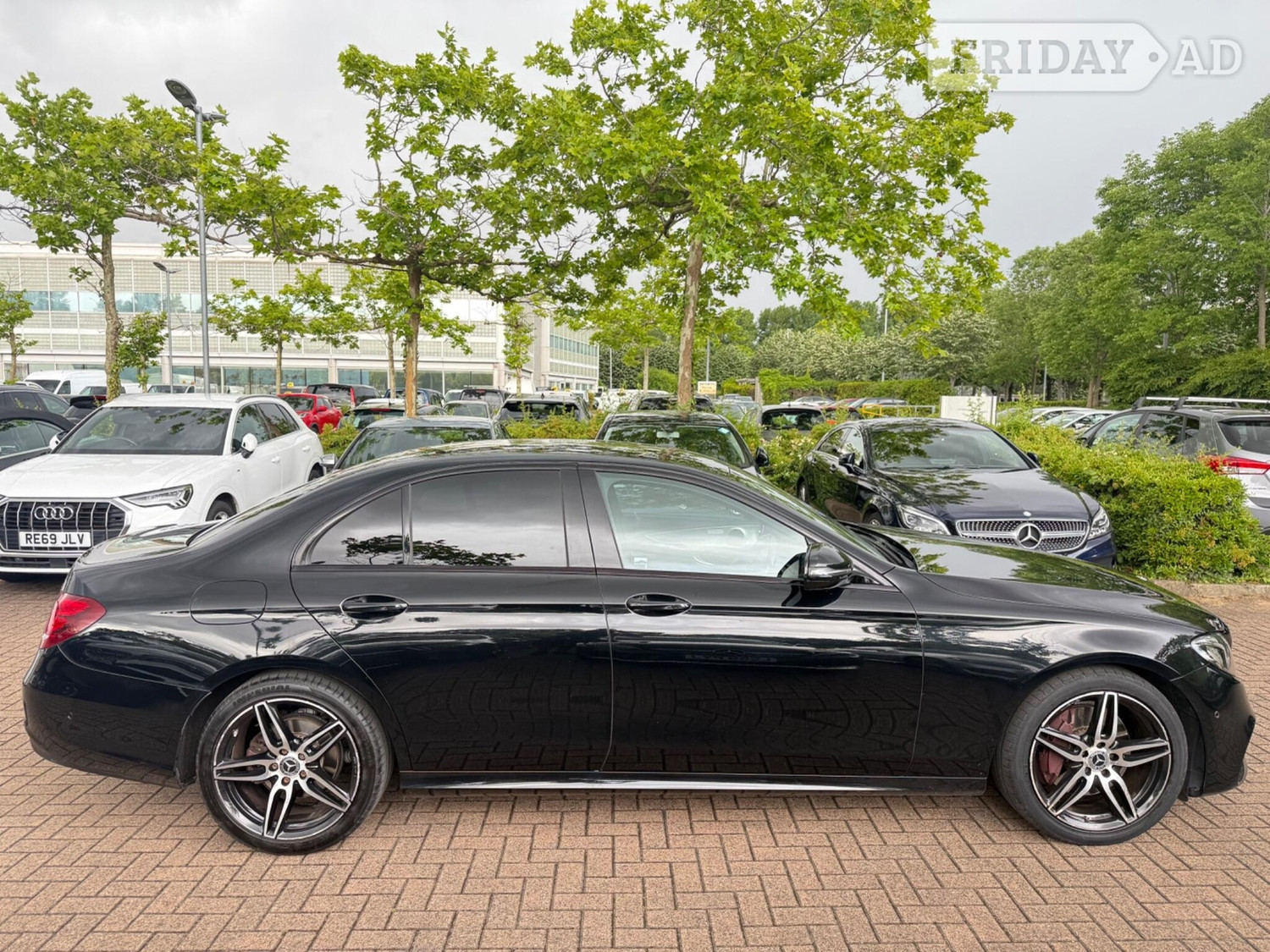 [ berth ]Mercedes-Benz E Class