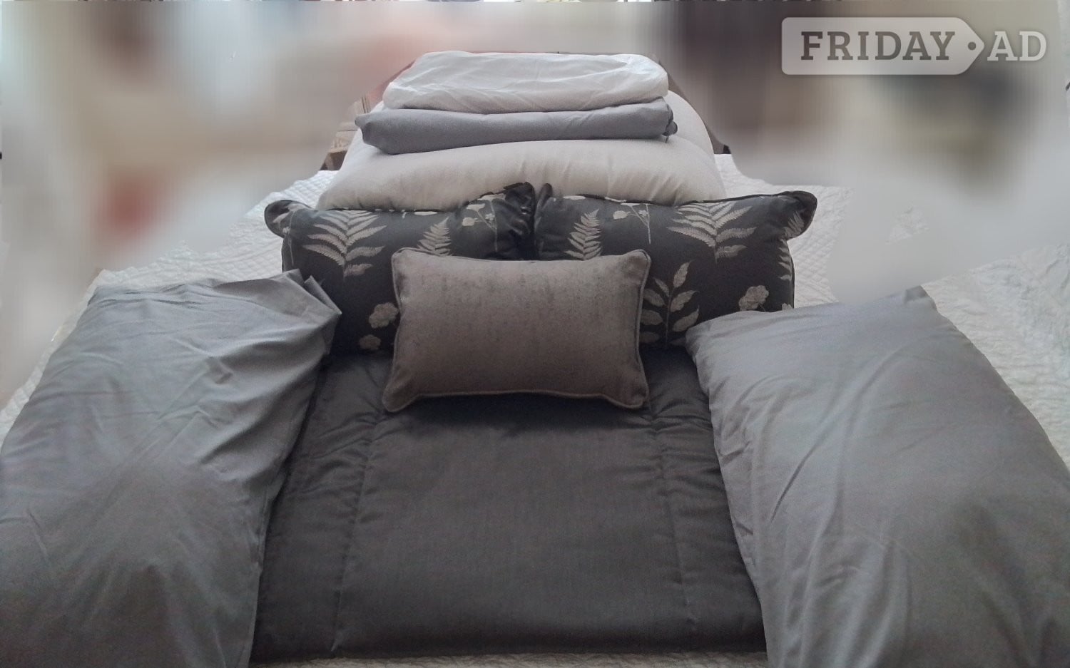 New unused bedding set for island bed