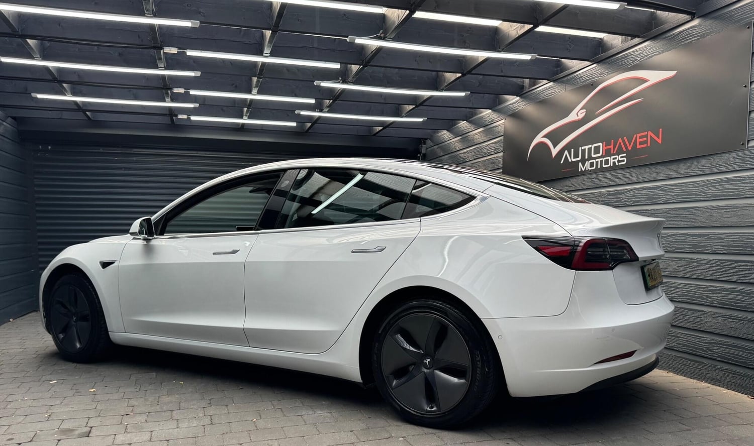Tesla Model 3 2020 - Cars