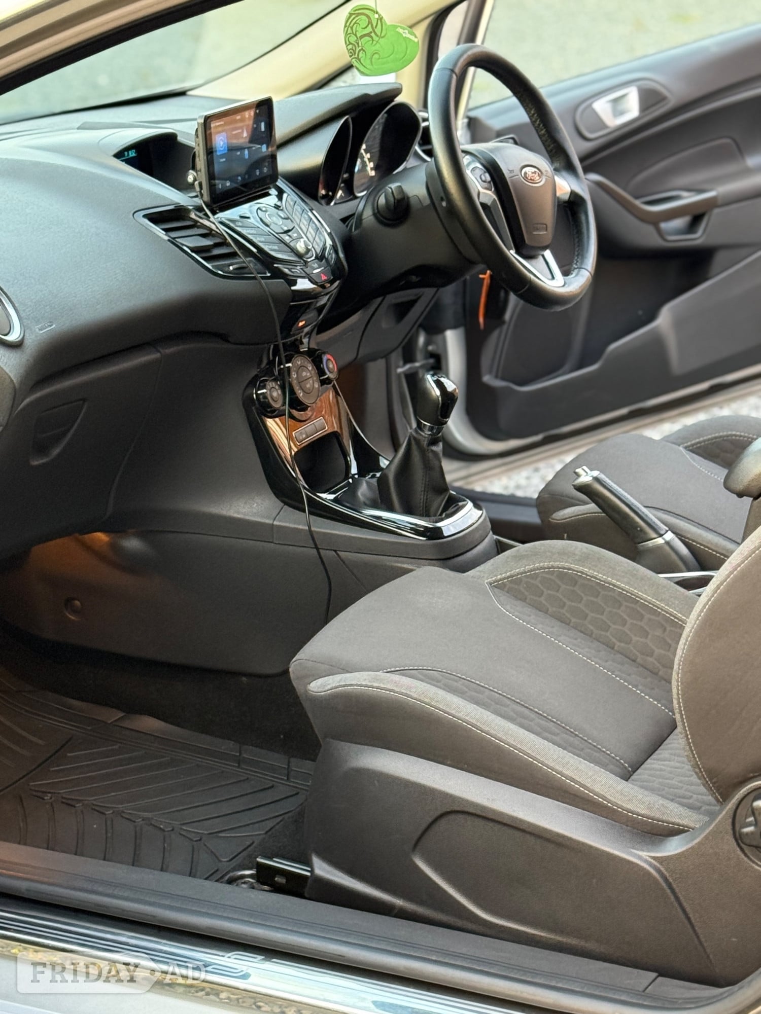 Ford Fiesta 2015 - Cars