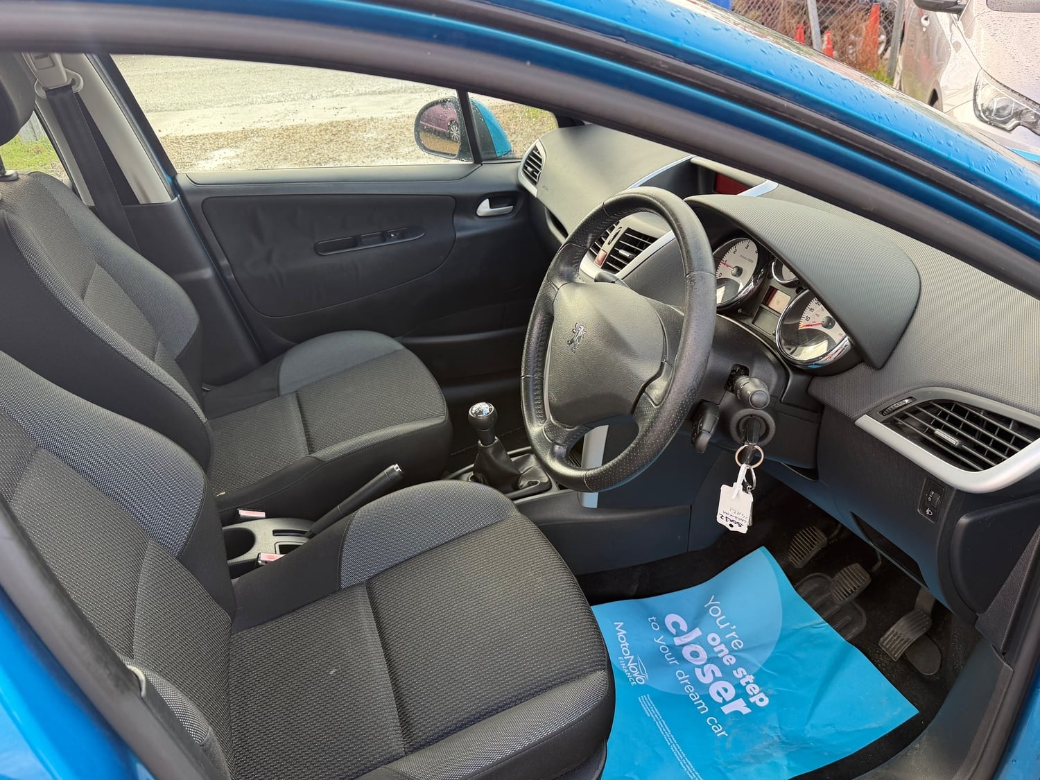 [ berth ]Peugeot 207