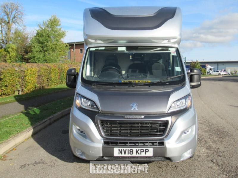 Boxer Peugeot Horsebox - Trailers & Horseboxes in Newark-on-Trent