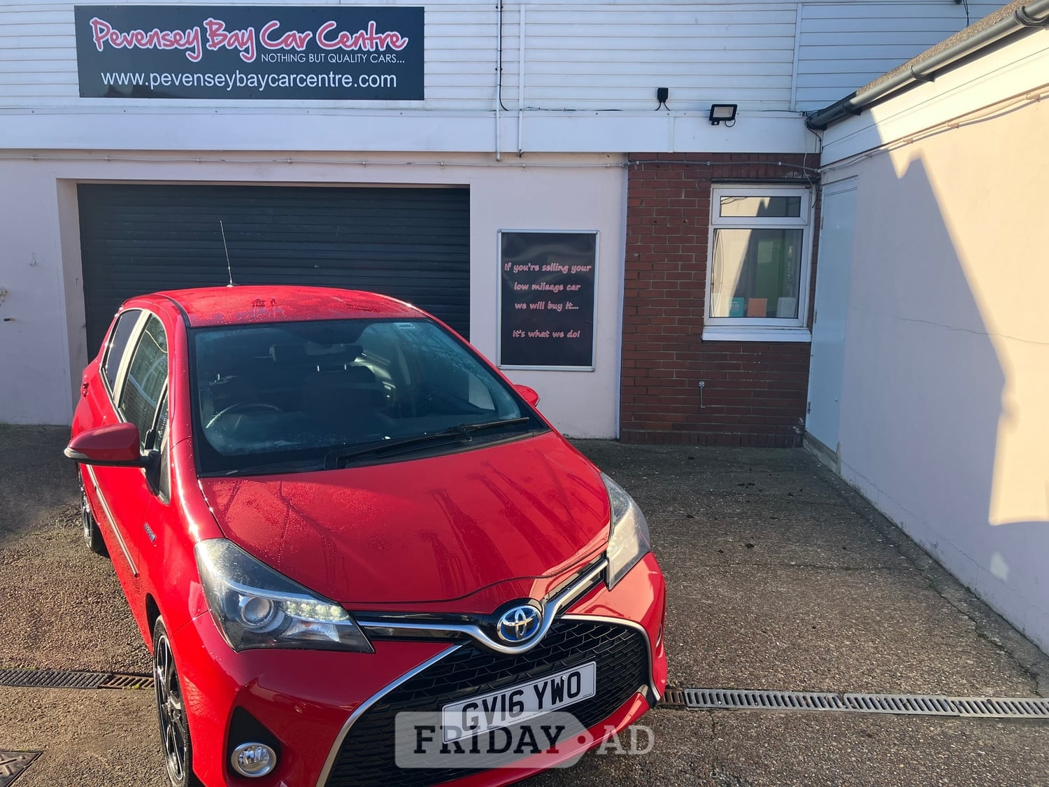 Toyota Yaris 2016 in Pevensey