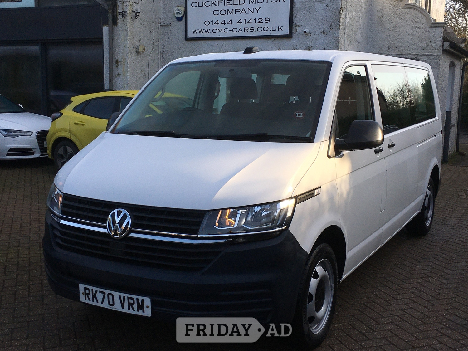 Volkswagen Transporter Shuttle 2020 - Cars
