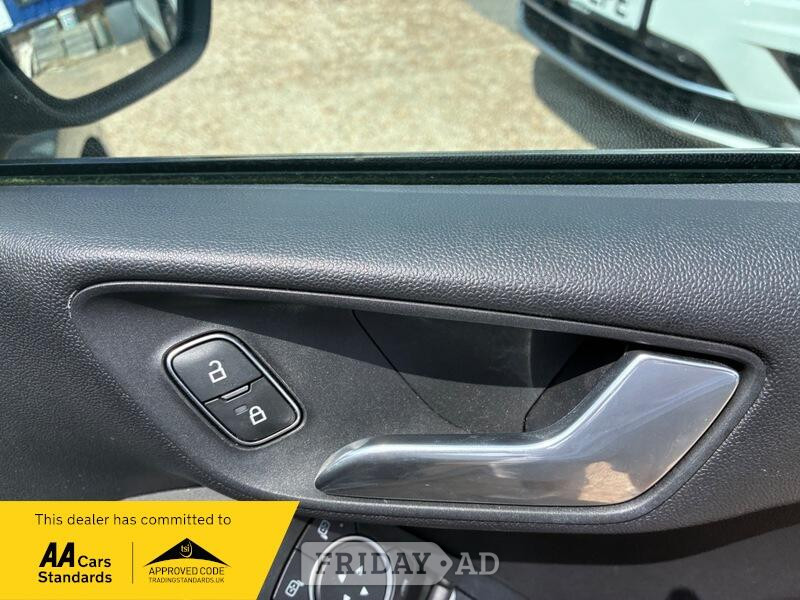 [ berth ]Ford Fiesta