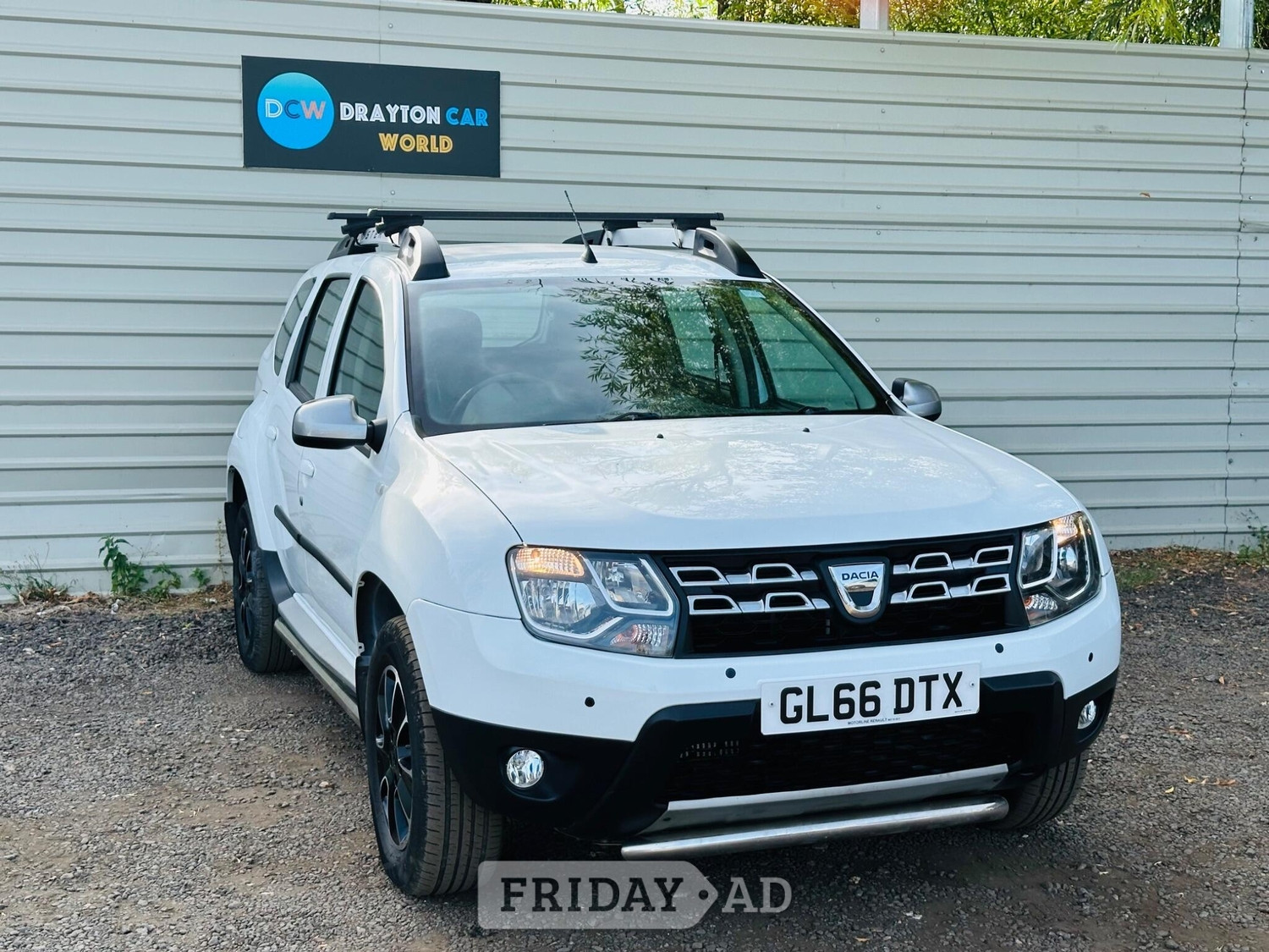 Dacia Duster 2016 in Hillingdon