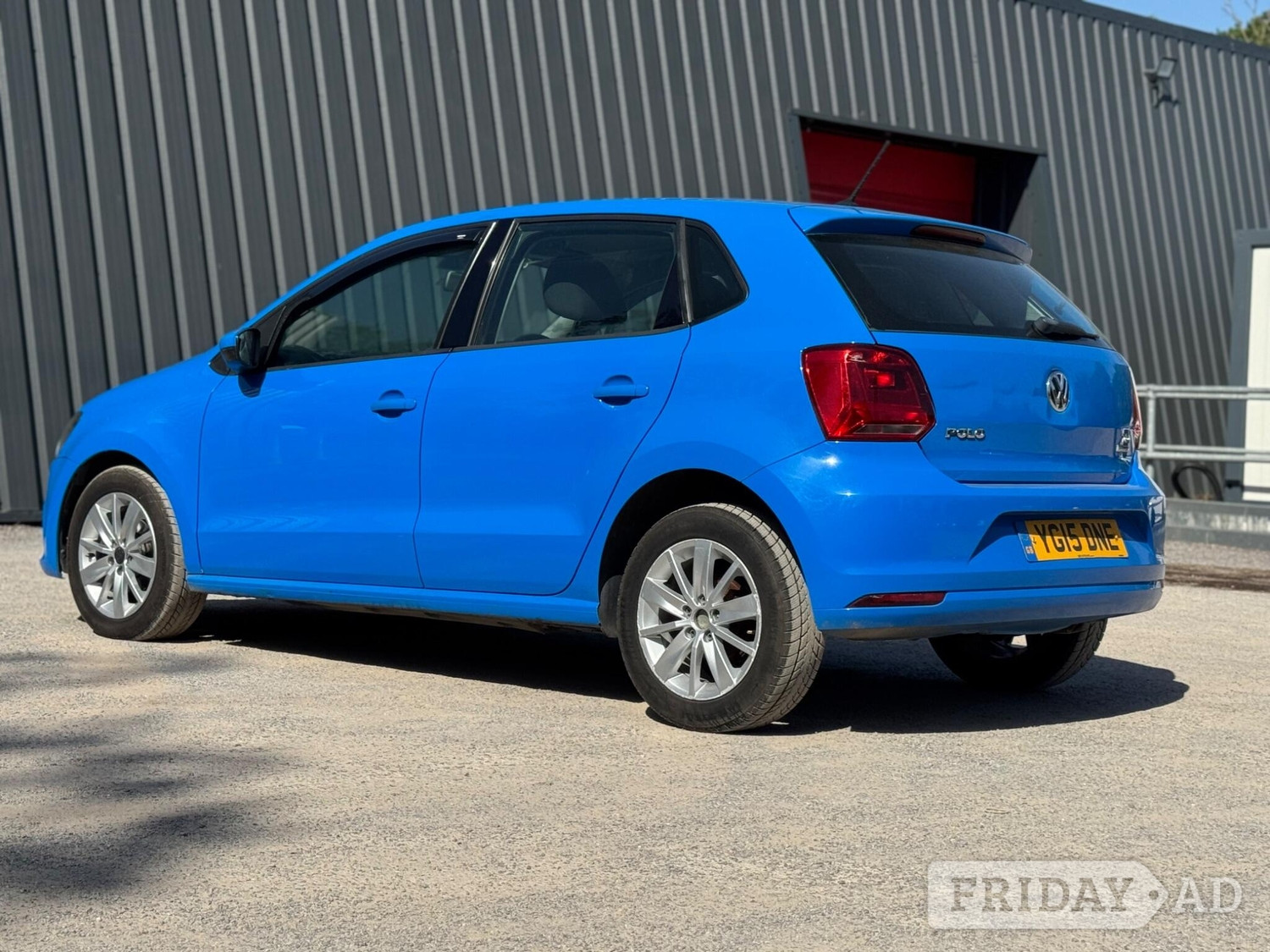 Volkswagen Polo 2015 - Cars in Farnham