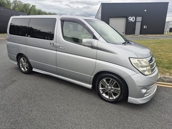 Nissan El Grand 2004