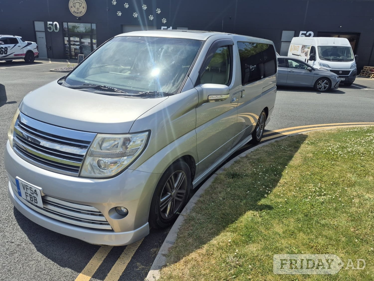 Nissan El Grand 2004 - Cars in Market Drayton