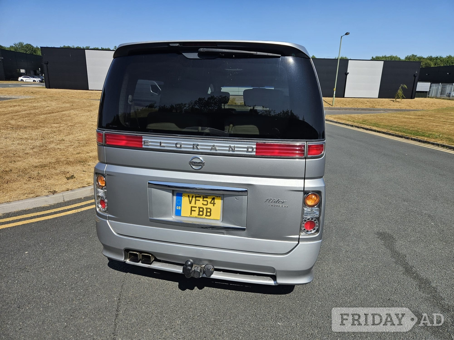 Nissan El Grand 2004 - Cars in Market Drayton