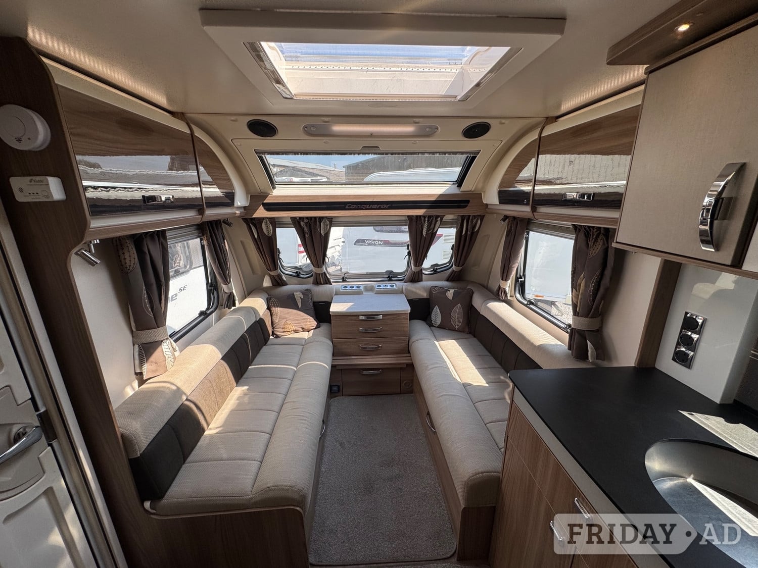 Swift Conqueror 580 2016 - Motorhomes & Caravans