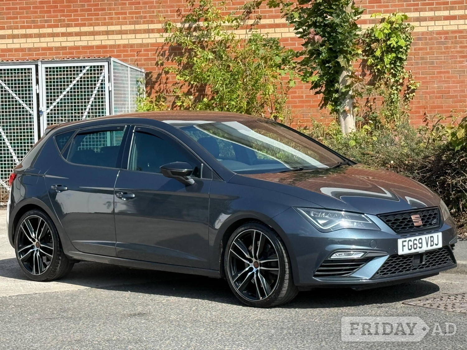 [ berth ]SEAT Leon