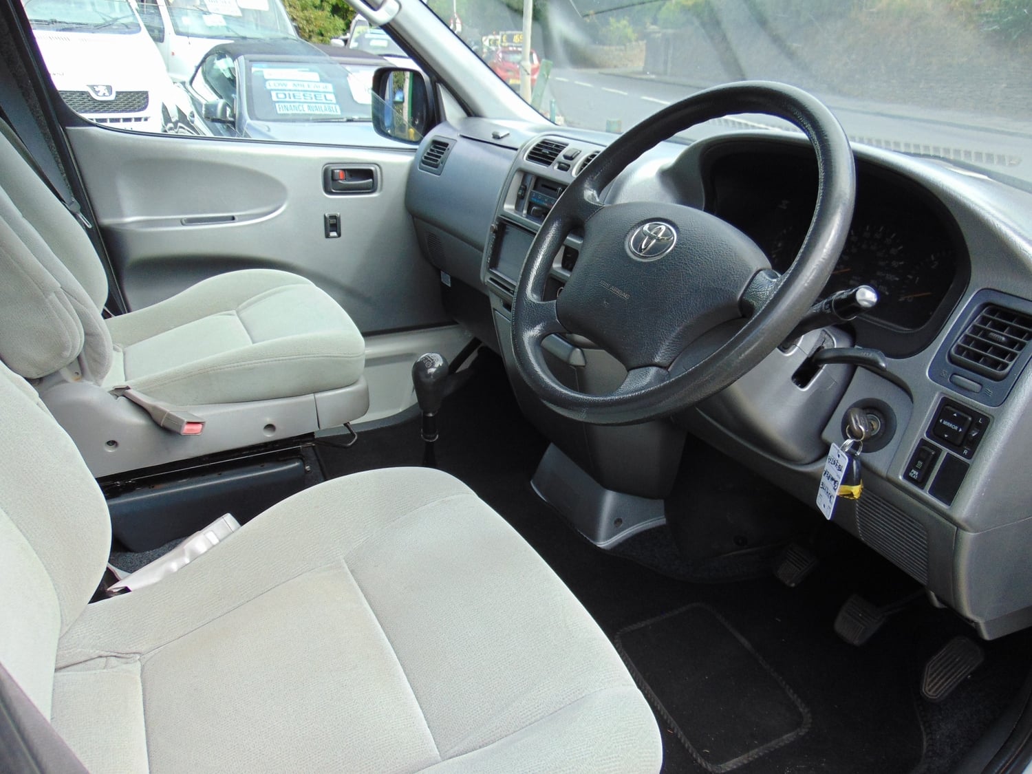Toyota Hiace 2007 - Vans & Commercial Vehicles