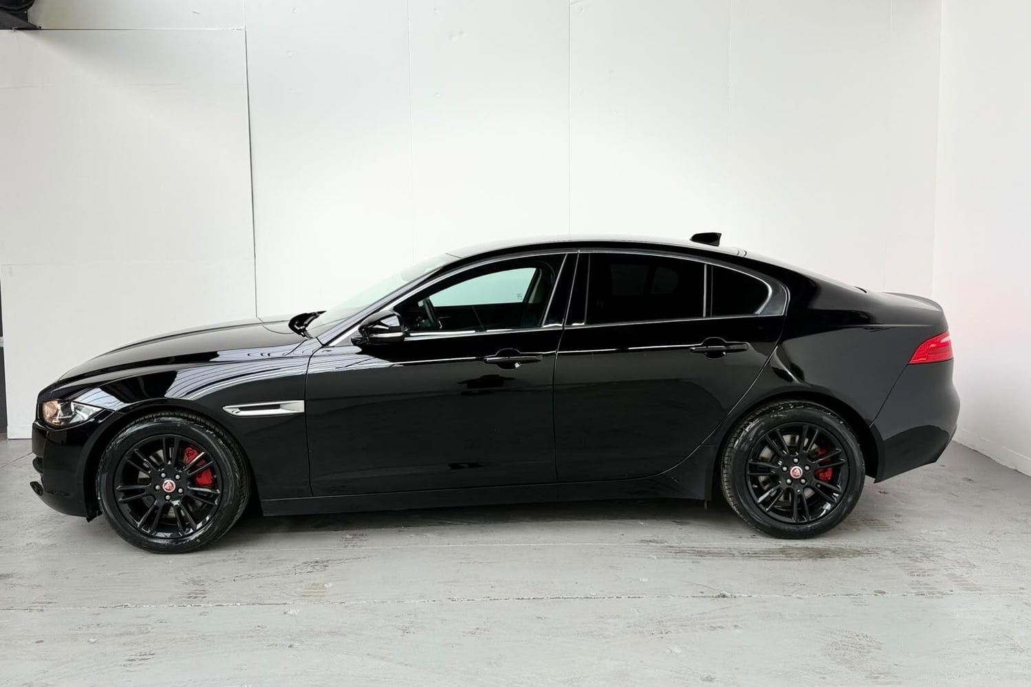 Jaguar XE 2017 - Cars