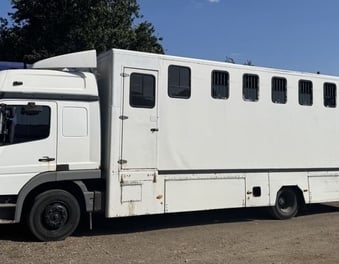 Mercedes-Benz Horsebox