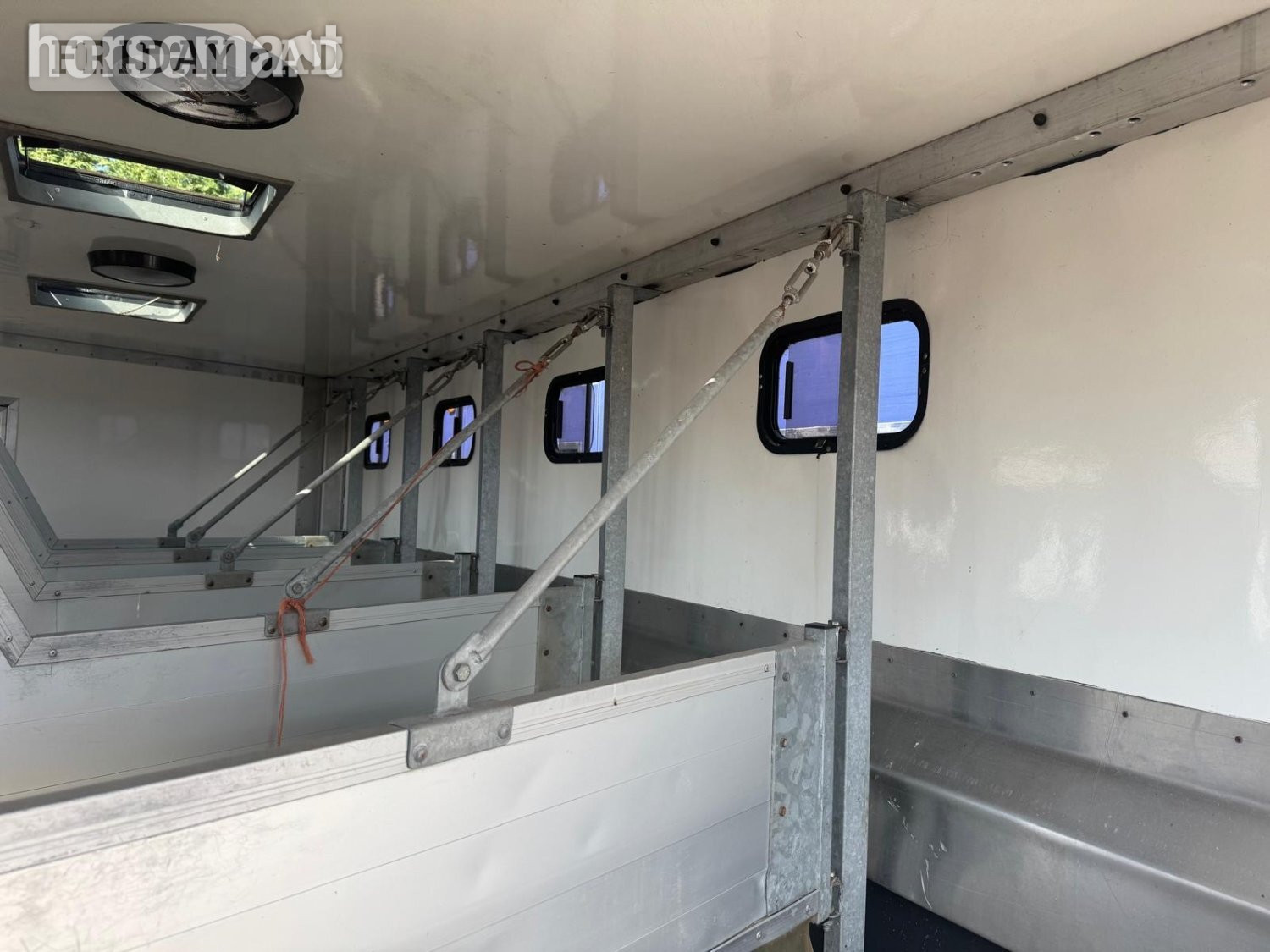 Mercedes-Benz Horsebox - Trailers & Horseboxes