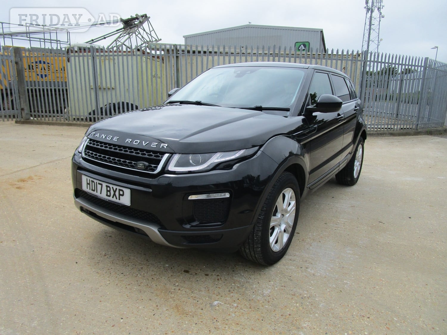 [ berth ]Land Rover Range Rover Evoque