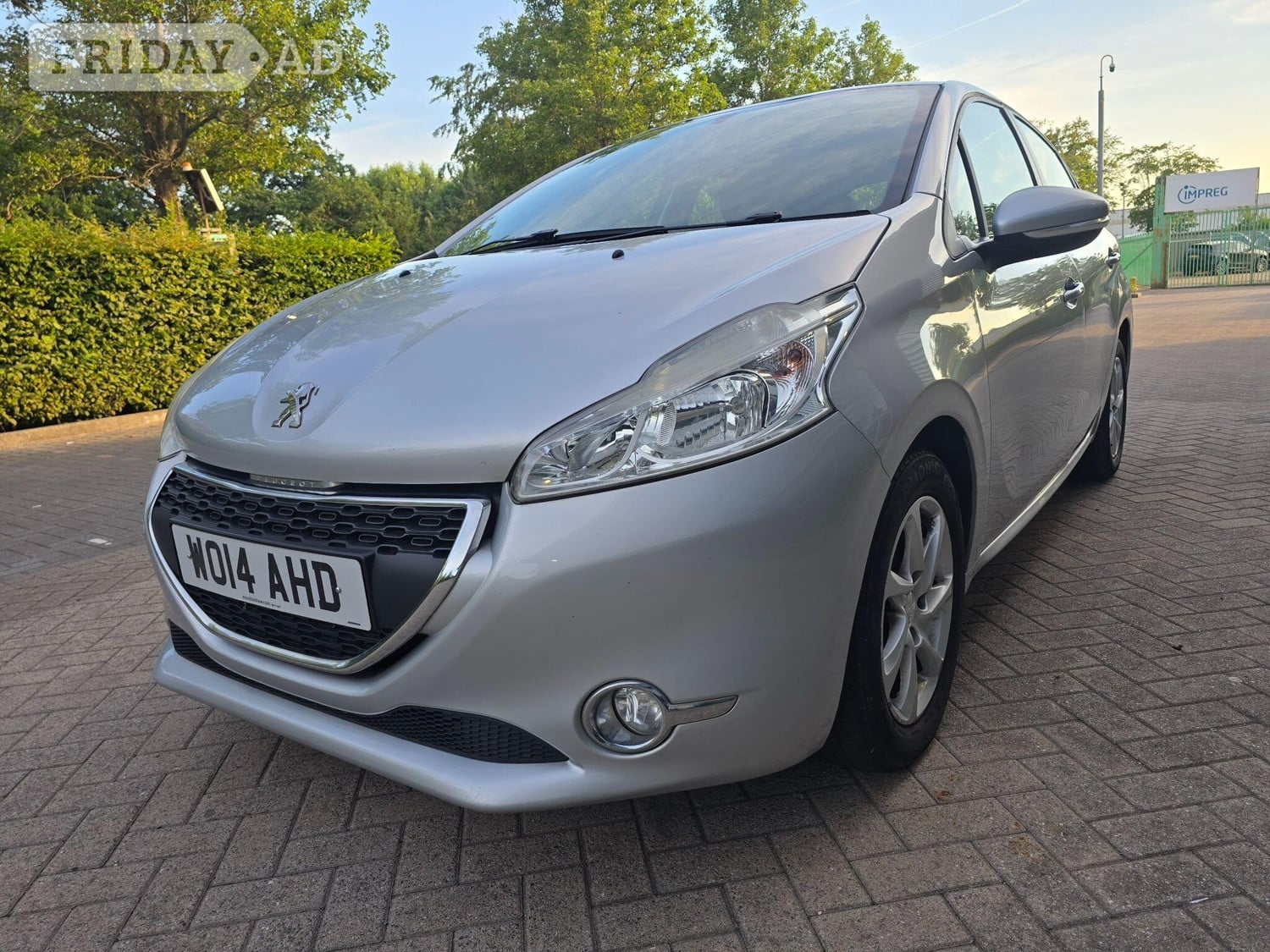[ berth ]Peugeot 208